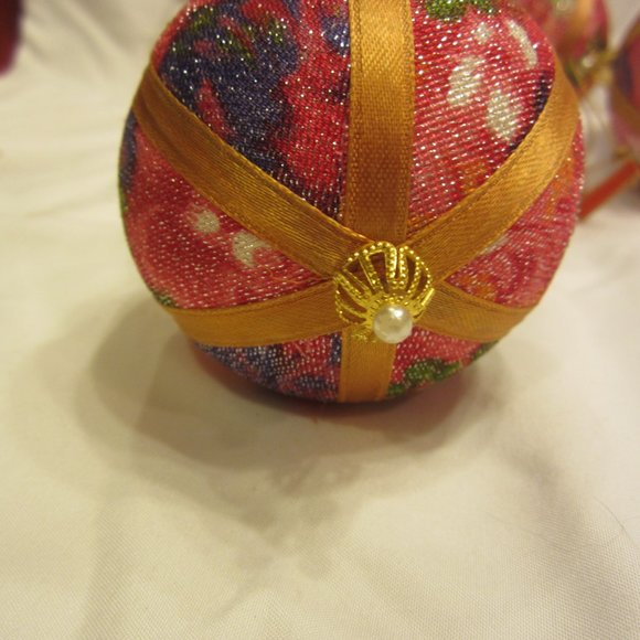 RETRO 70'S FLORAL FABRIC MADE IN JAPAN PEARL BALL ORNAMENTS, SET OF 5 - Picture 4 of 6